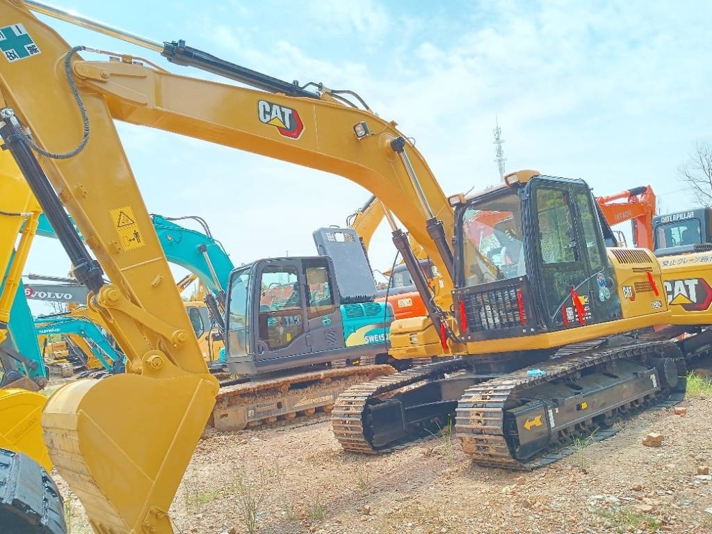 CAT 315D2GC - Lánctalpas kotró: 2 kép. CAT 315D2GC - Lánctalpas kotró: 2 kép.