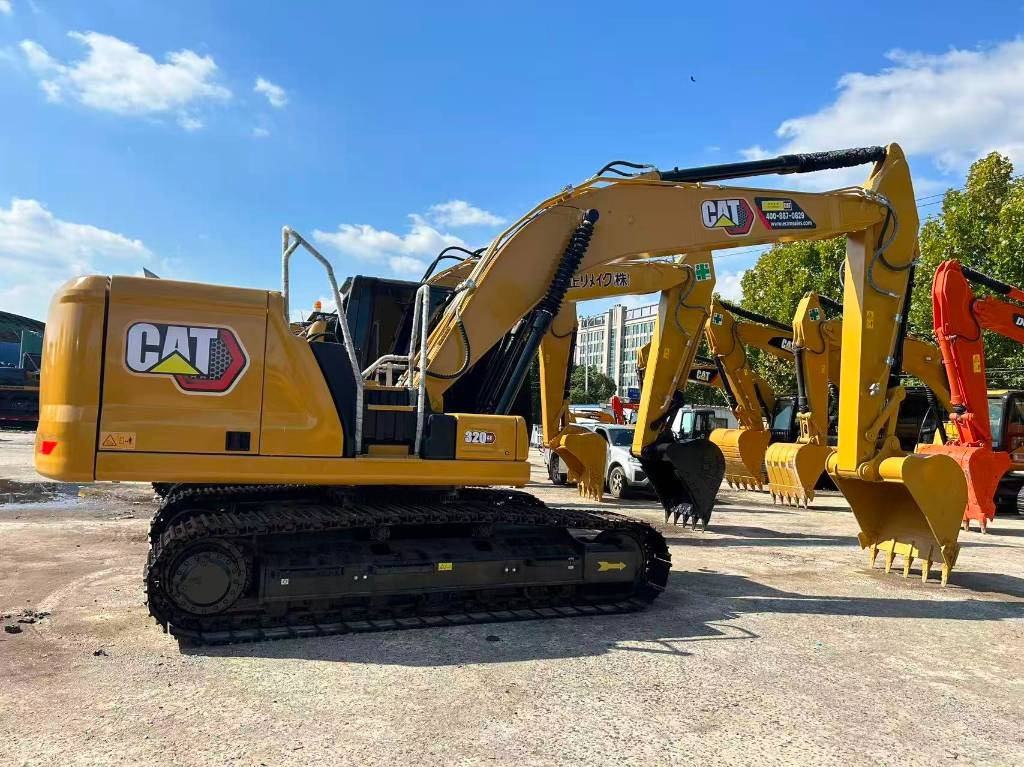 CAT 320 GC - Lánctalpas kotró: 1 kép. CAT 320 GC - Lánctalpas kotró: 1 kép.