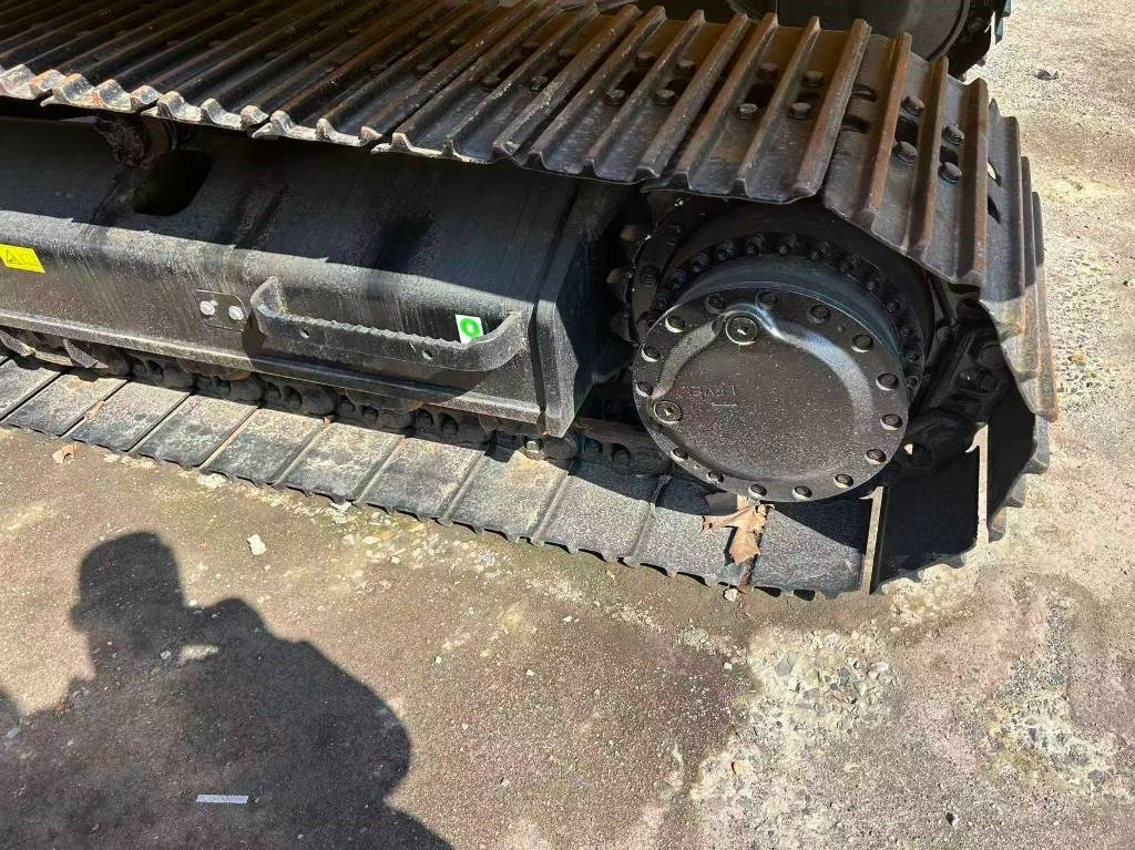 CAT 320 GC - Lánctalpas kotró: 2 kép. CAT 320 GC - Lánctalpas kotró: 2 kép.