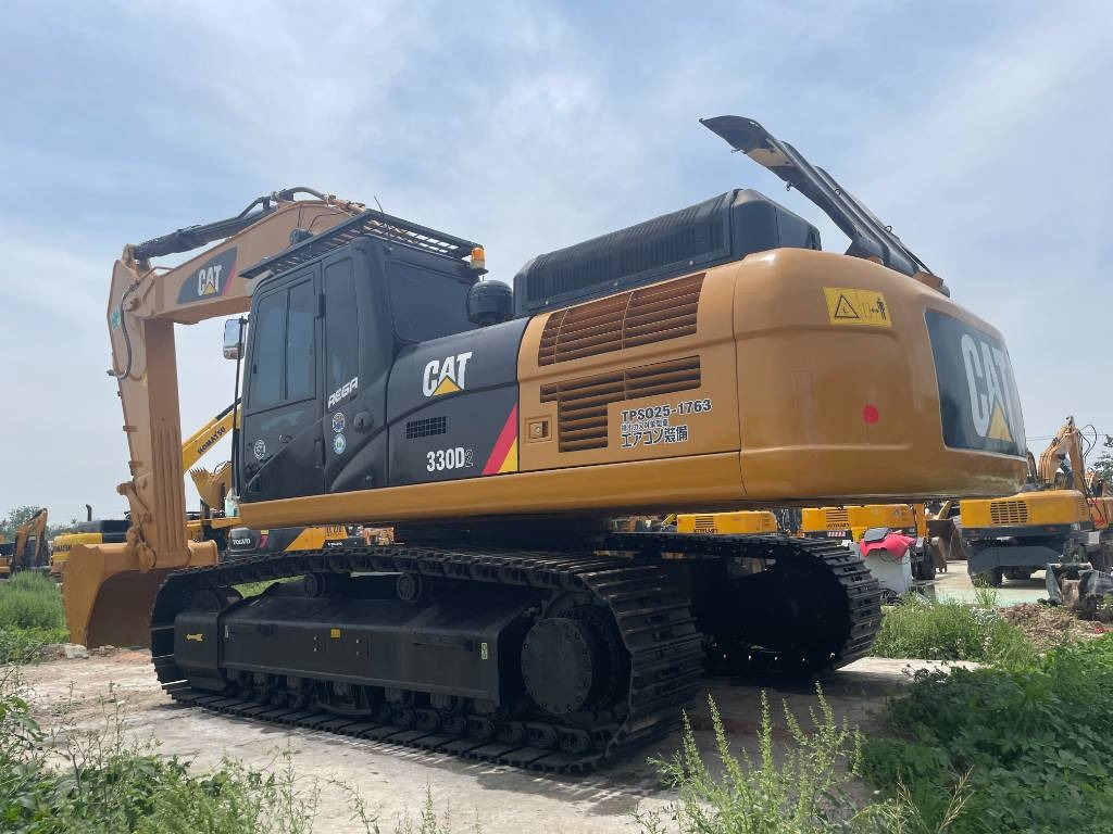 CAT 330D2 - Lánctalpas kotró: 1 kép. CAT 330D2 - Lánctalpas kotró: 1 kép.