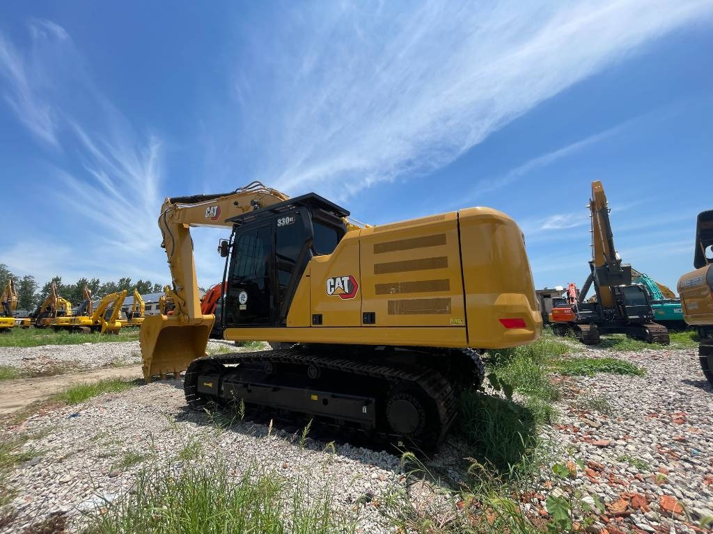 CAT 330GC - Lánctalpas kotró: 1 kép. CAT 330GC - Lánctalpas kotró: 1 kép.