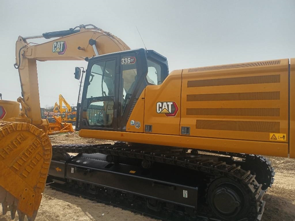 CAT 336GC  - Lánctalpas kotró: 5 kép. CAT 336GC  - Lánctalpas kotró: 5 kép.
