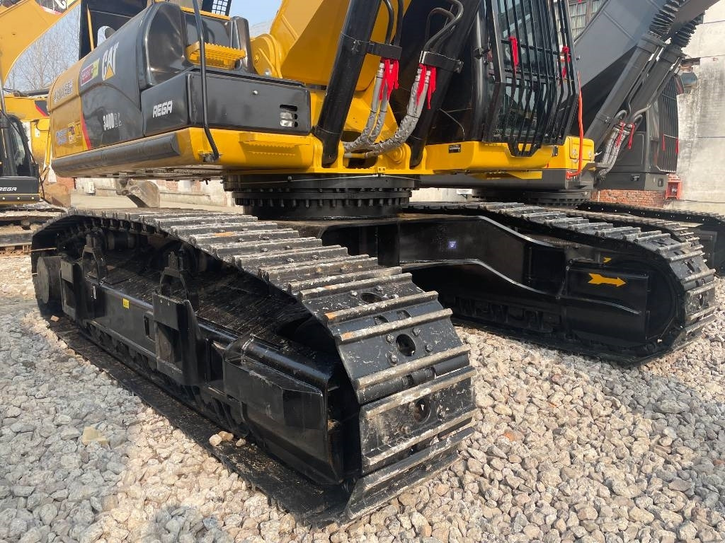 CAT 340D2L - Lánctalpas kotró: 4 kép. CAT 340D2L - Lánctalpas kotró: 4 kép.