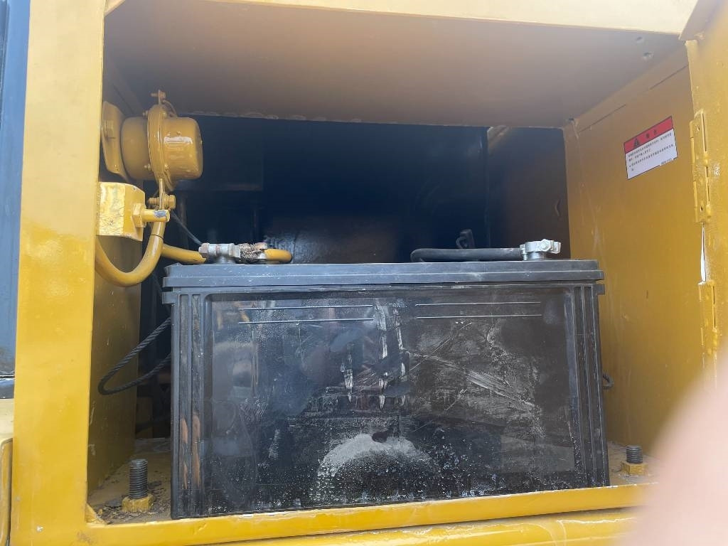 CAT D 7 G - Buldózer: 5 kép. CAT D 7 G - Buldózer: 5 kép.