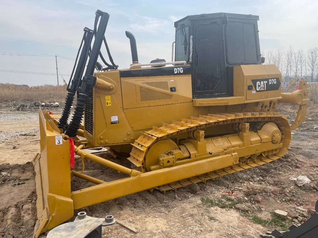 CAT D 7 G - Buldózer: 2 kép. CAT D 7 G - Buldózer: 2 kép.