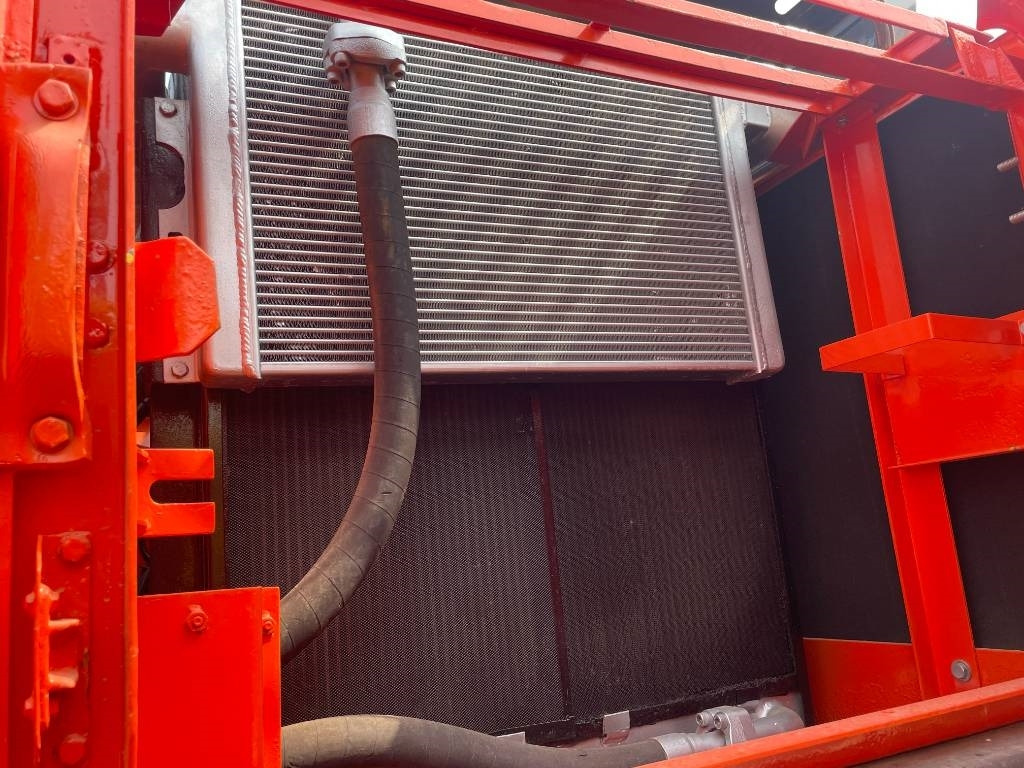 Doosan DX 300 - Lánctalpas kotró: 5 kép. Doosan DX 300 - Lánctalpas kotró: 5 kép.