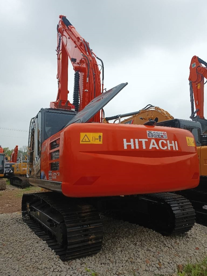 Hitachi ZX 200  - Lánctalpas kotró: 3 kép. Hitachi ZX 200  - Lánctalpas kotró: 3 kép.