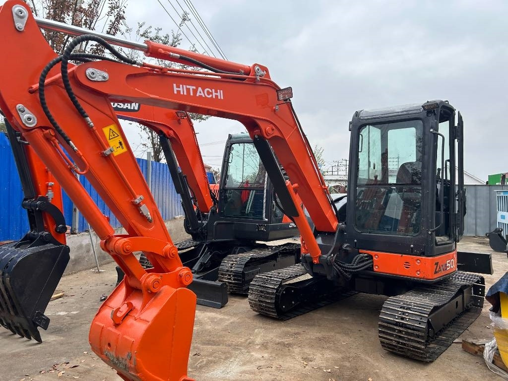 Hitachi ZX 50 - Minikotró: 4 kép. Hitachi ZX 50 - Minikotró: 4 kép.