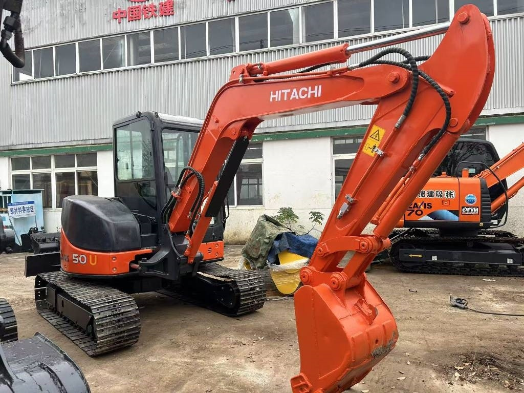Hitachi ZX 50 U - Lánctalpas kotró: 1 kép. Hitachi ZX 50 U - Lánctalpas kotró: 1 kép.