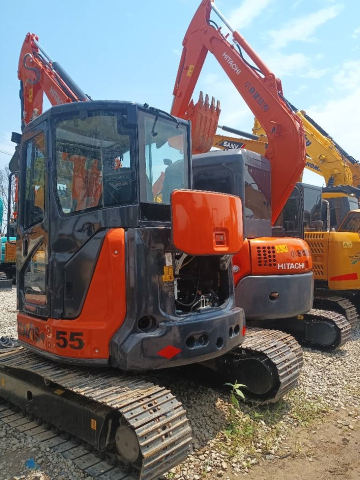 Hitachi ZX 55 - Lánctalpas kotró: 1 kép. Hitachi ZX 55 - Lánctalpas kotró: 1 kép.