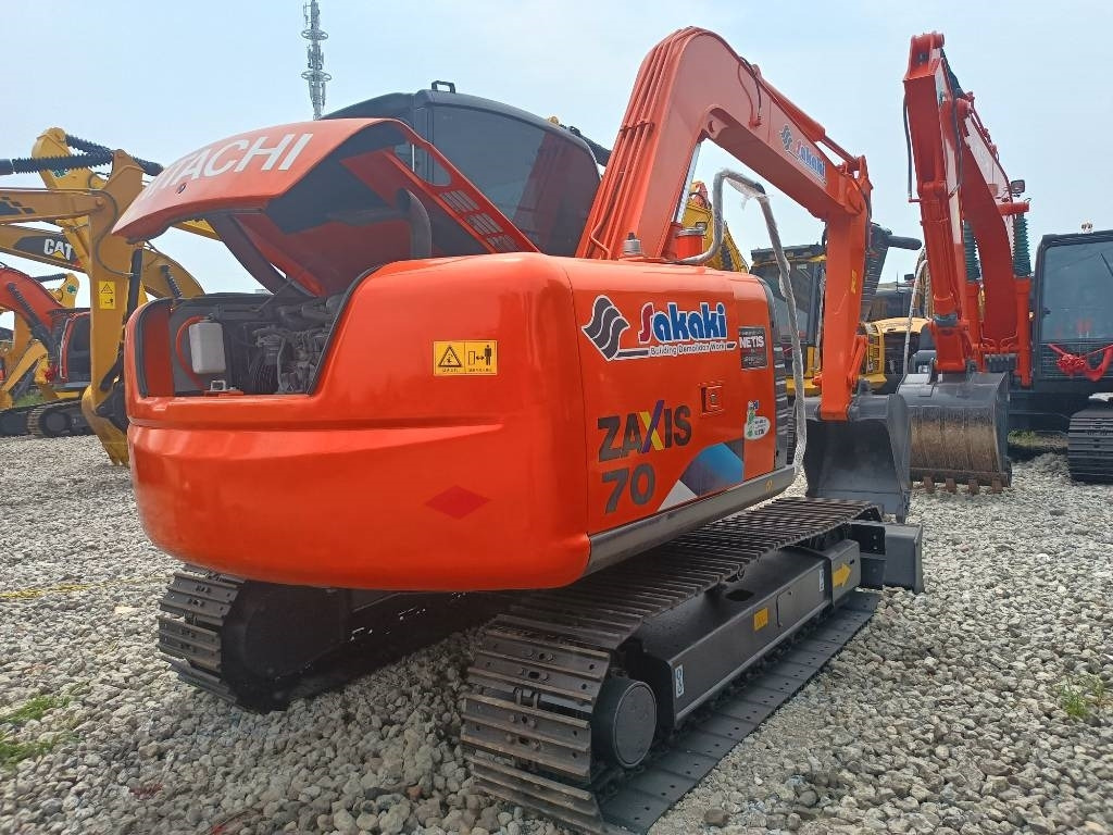 Hitachi ZX 70 - Minikotró: 4 kép. Hitachi ZX 70 - Minikotró: 4 kép.