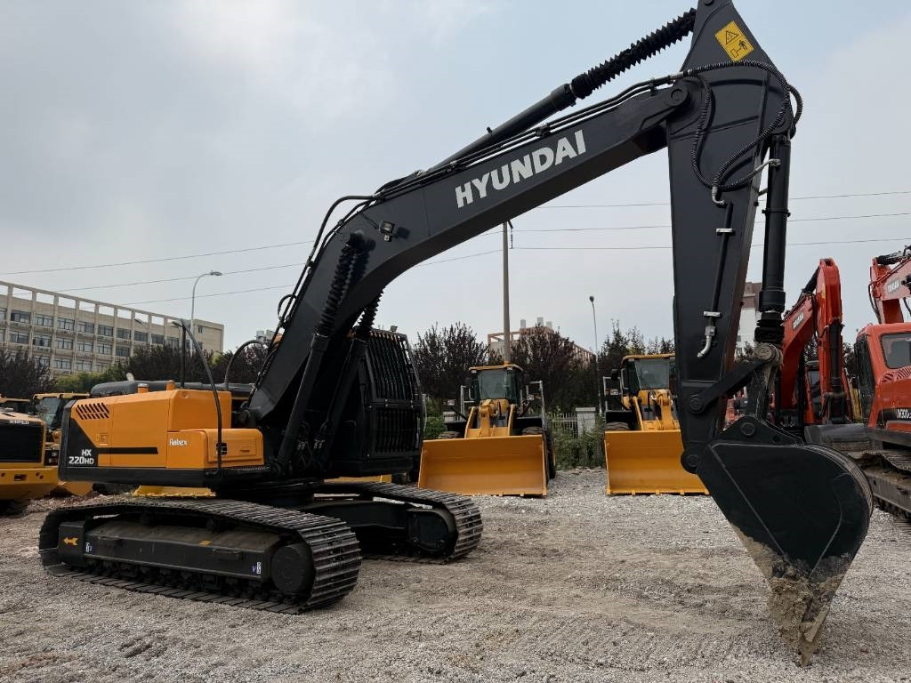 Lánctalpas kotró Hyundai HX 220: 9 kép. Lánctalpas kotró Hyundai HX 220: 9 kép.
