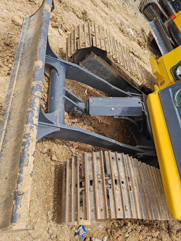Komatsu PC 100 - Lánctalpas kotró: 4 kép. Komatsu PC 100 - Lánctalpas kotró: 4 kép.