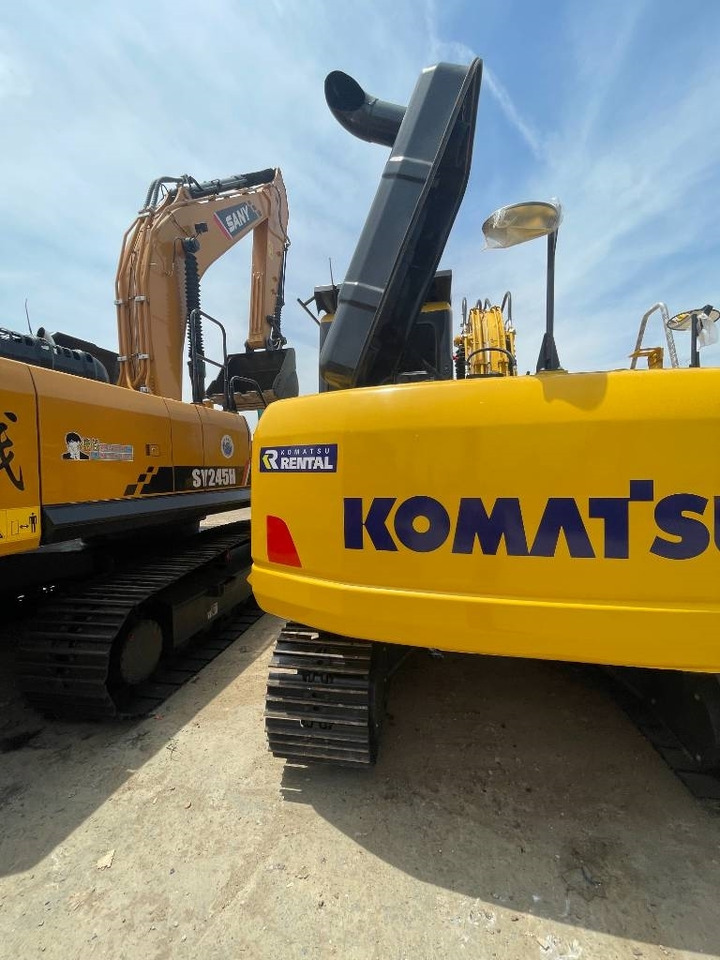 Komatsu PC 130 - Lánctalpas kotró: 4 kép. Komatsu PC 130 - Lánctalpas kotró: 4 kép.