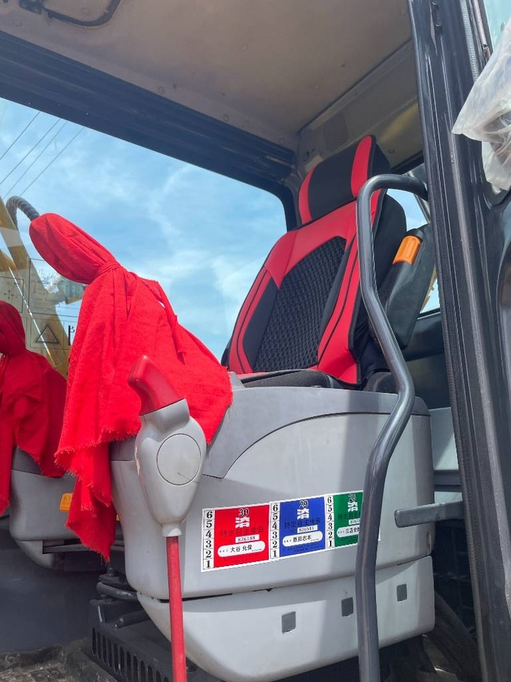 Komatsu PC 130 - Lánctalpas kotró: 3 kép. Komatsu PC 130 - Lánctalpas kotró: 3 kép.