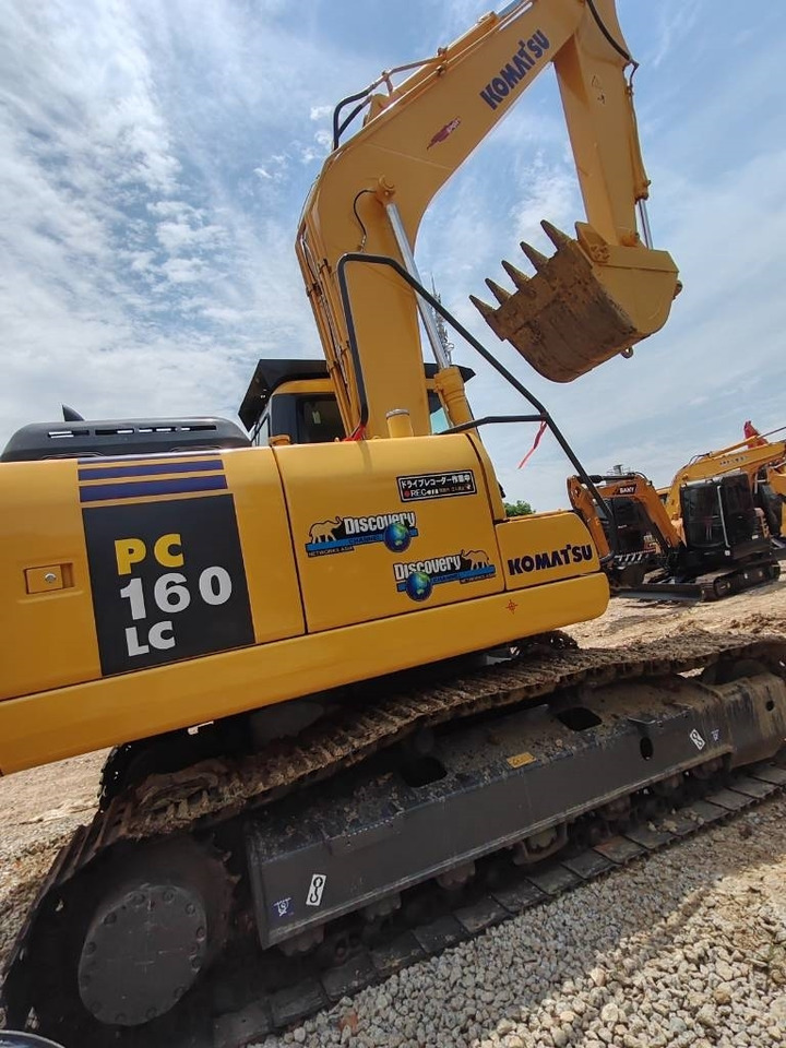 Komatsu PC 160 LC - Lánctalpas kotró: 5 kép. Komatsu PC 160 LC - Lánctalpas kotró: 5 kép.