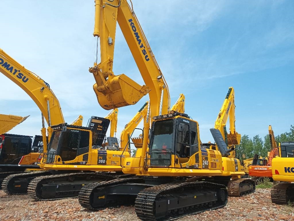 Lánctalpas kotró Komatsu PC 240 LC-8: 1 kép.