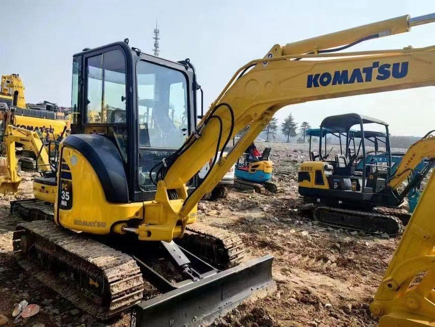 Komatsu PC 35  lízing Komatsu PC 35: 6 kép.