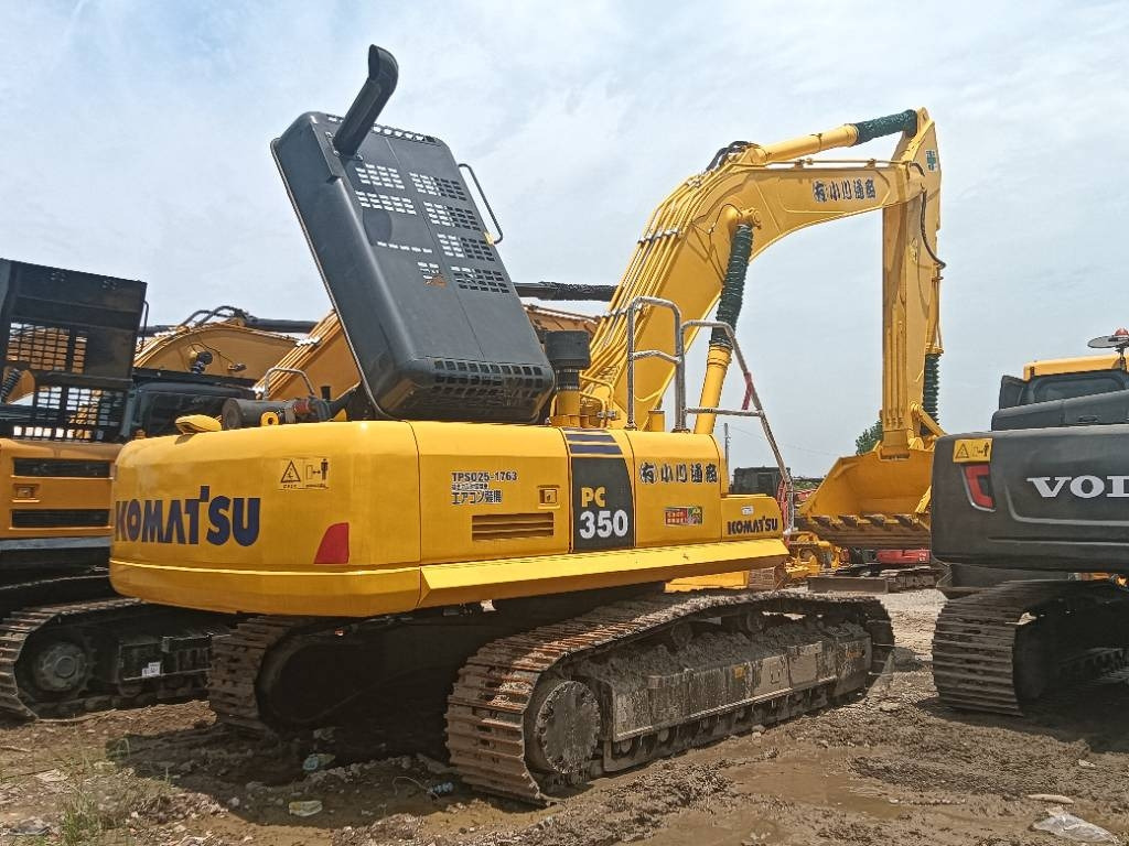 Komatsu PC 350 - Lánctalpas kotró: 1 kép. Komatsu PC 350 - Lánctalpas kotró: 1 kép.