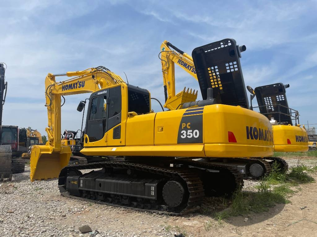 Komatsu PC 350 - Lánctalpas kotró: 1 kép. Komatsu PC 350 - Lánctalpas kotró: 1 kép.