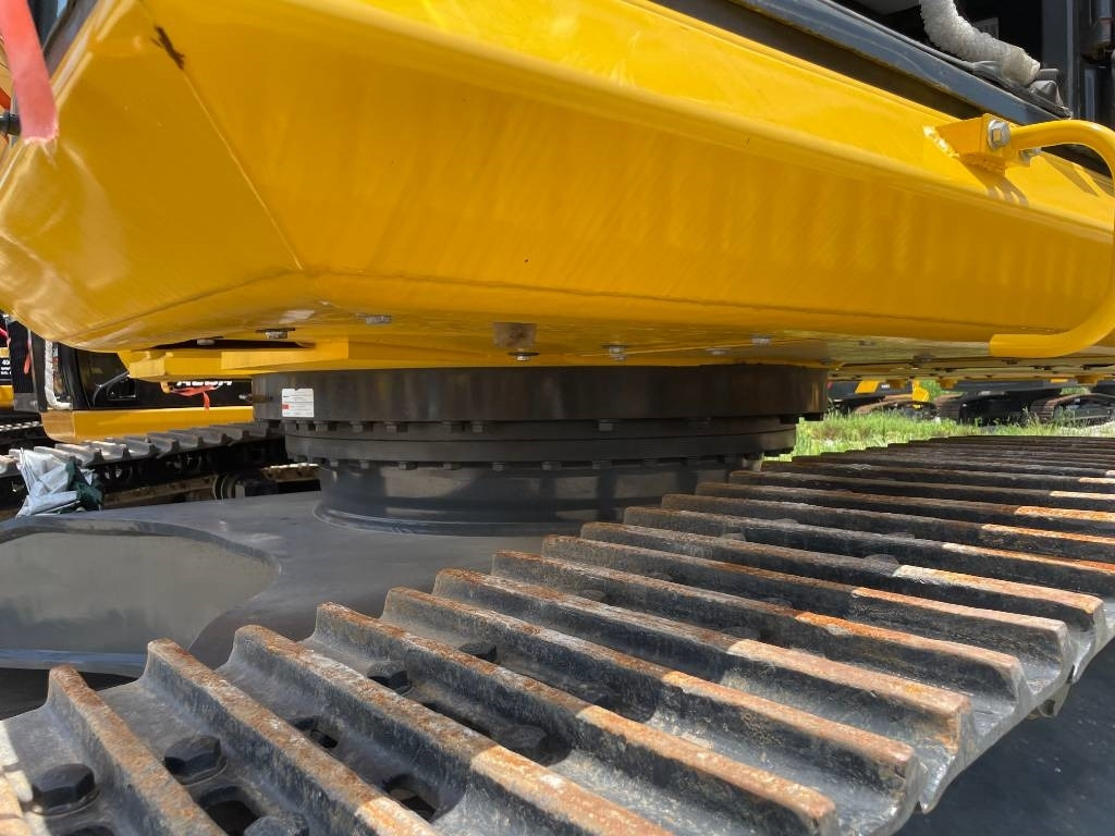 Komatsu PC 400 - Lánctalpas kotró: 4 kép. Komatsu PC 400 - Lánctalpas kotró: 4 kép.