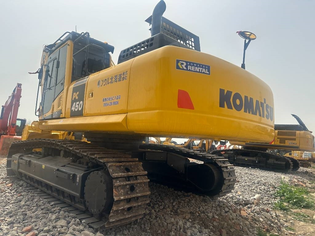 Komatsu PC 450 - Lánctalpas kotró: 4 kép. Komatsu PC 450 - Lánctalpas kotró: 4 kép.