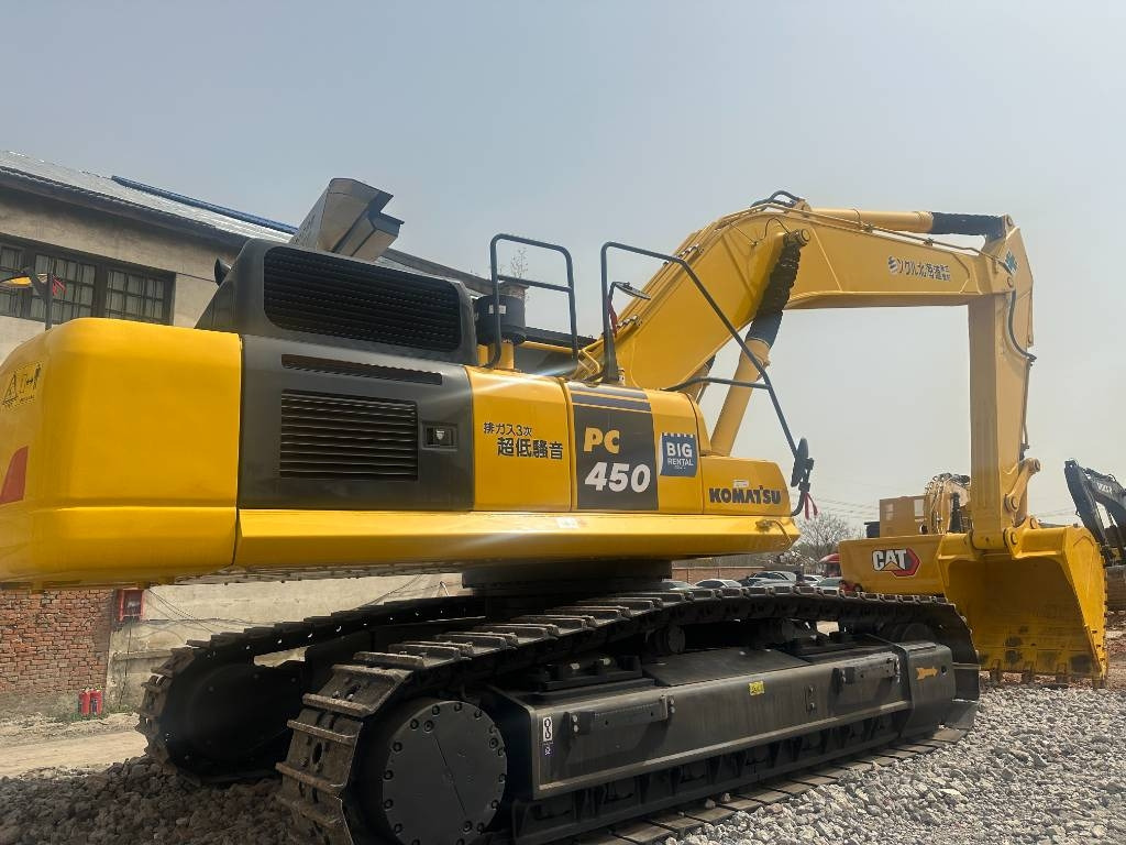 Komatsu PC 450 - Lánctalpas kotró: 1 kép. Komatsu PC 450 - Lánctalpas kotró: 1 kép.
