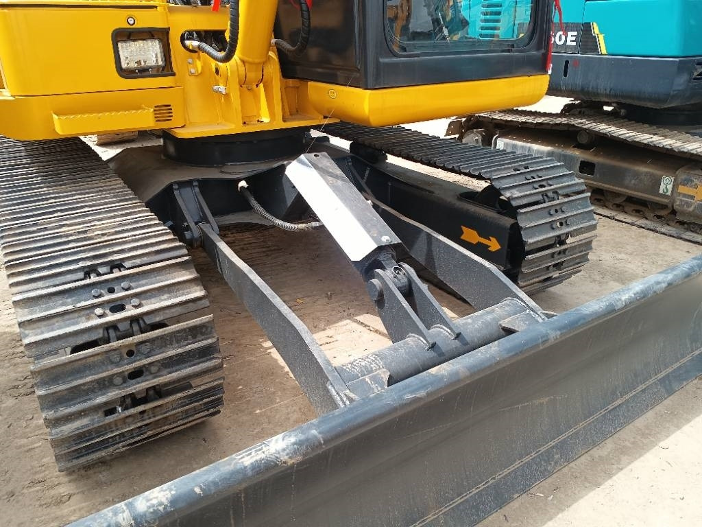 Komatsu PC 60 - Lánctalpas kotró: 4 kép. Komatsu PC 60 - Lánctalpas kotró: 4 kép.