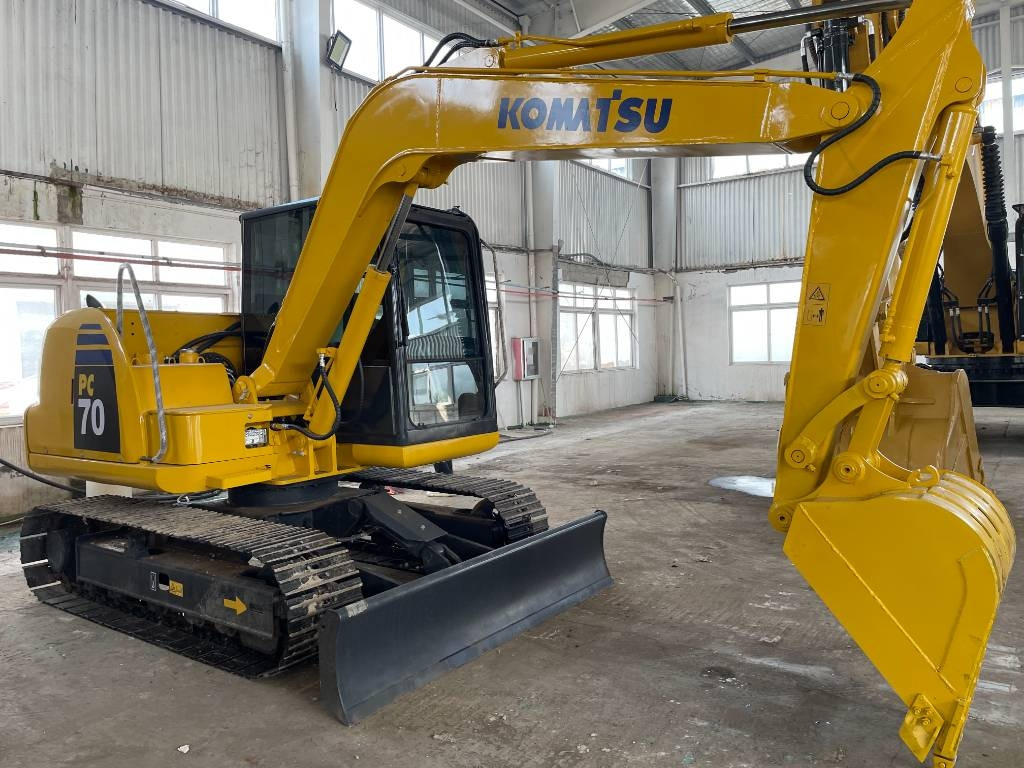 Komatsu PC 70 - Minikotró: 1 kép. Komatsu PC 70 - Minikotró: 1 kép.