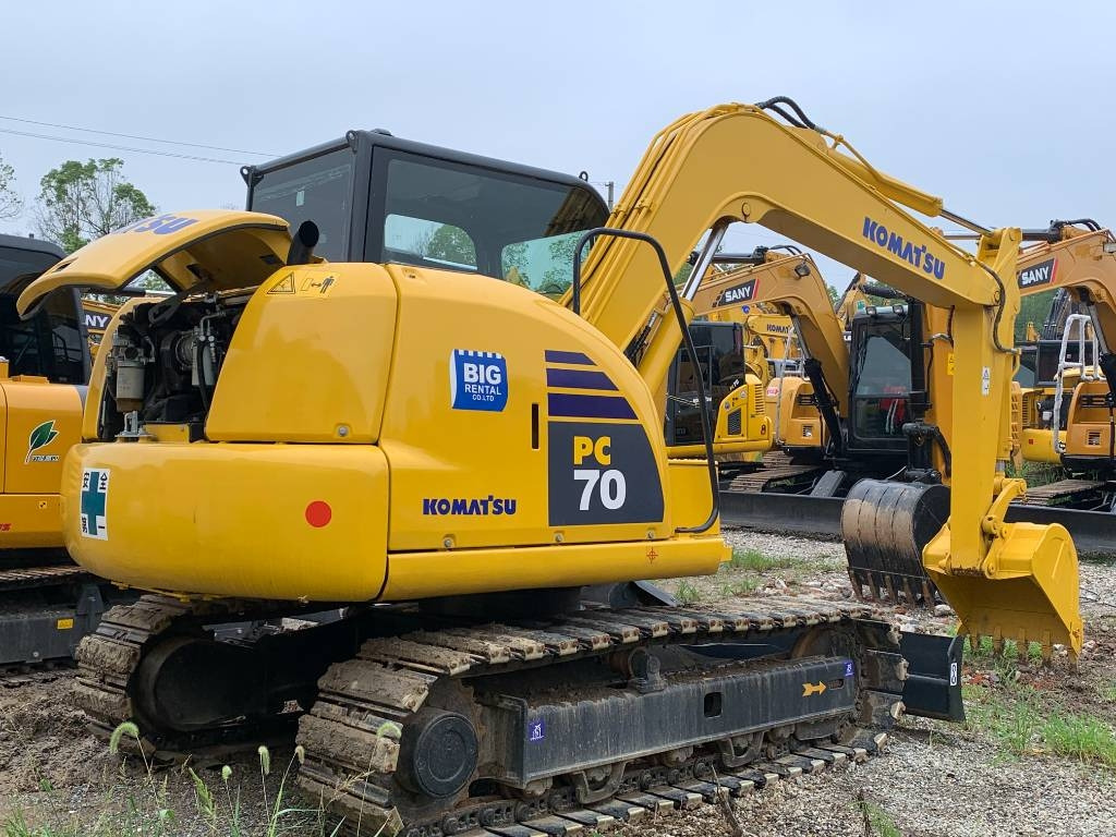 Komatsu PC 70 - Minikotró: 1 kép. Komatsu PC 70 - Minikotró: 1 kép.