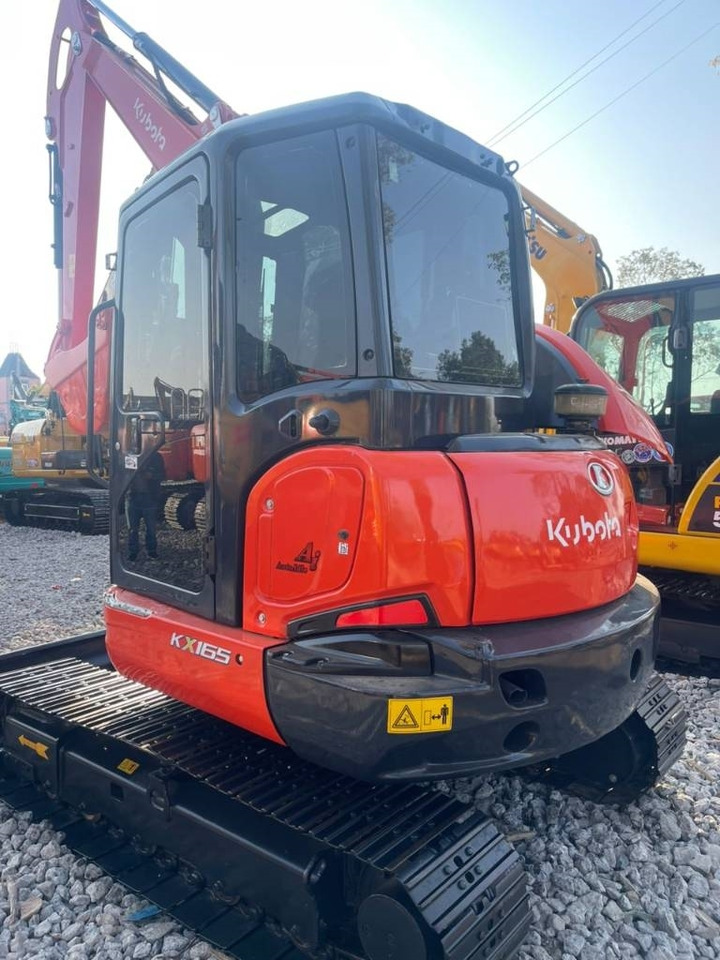 Kubota 165 - Lánctalpas kotró: 1 kép. Kubota 165 - Lánctalpas kotró: 1 kép.
