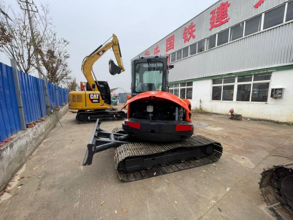 Kubota KX 163 - Lánctalpas kotró: 2 kép. Kubota KX 163 - Lánctalpas kotró: 2 kép.
