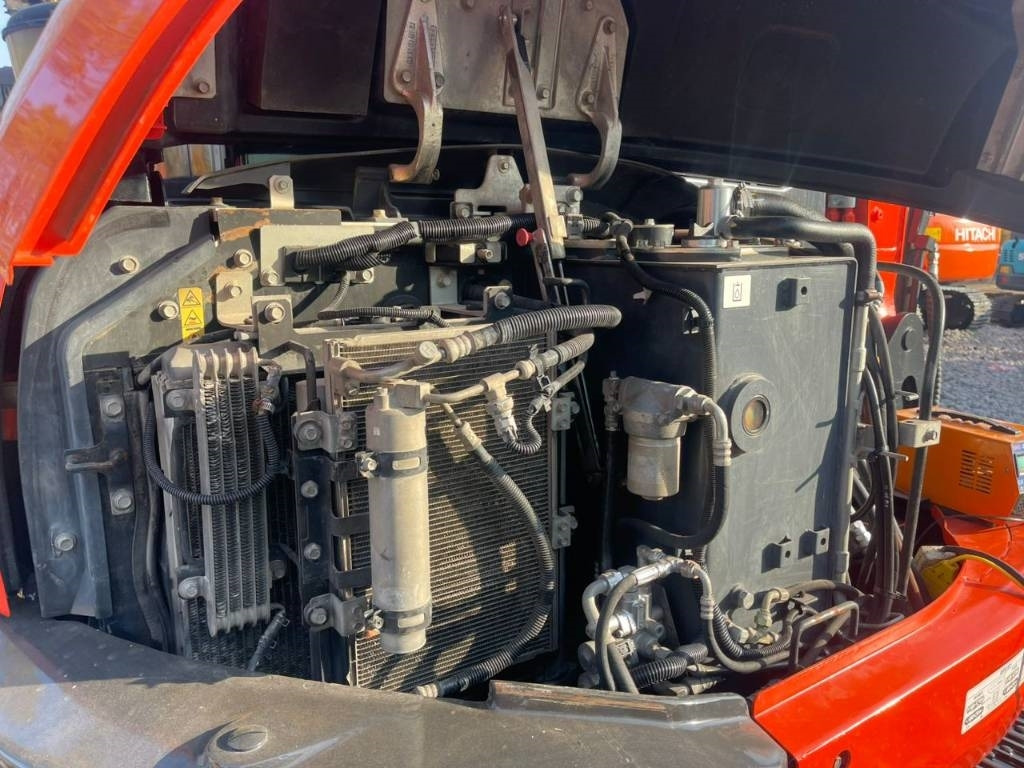 Kubota KX 163 - Lánctalpas kotró: 4 kép. Kubota KX 163 - Lánctalpas kotró: 4 kép.