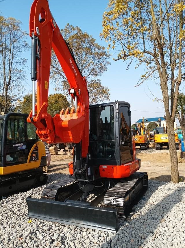 Kubota KX 165 - Minikotró: 3 kép. Kubota KX 165 - Minikotró: 3 kép.