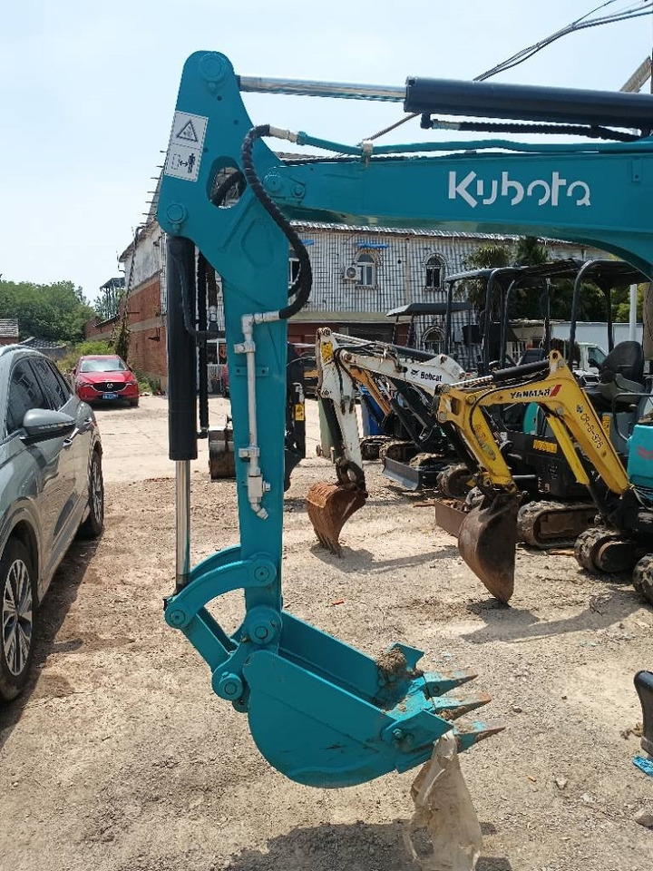 Kubota U 30 - Minikotró: 3 kép. Kubota U 30 - Minikotró: 3 kép.