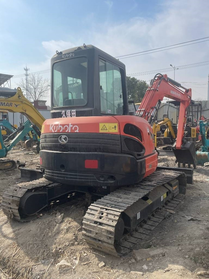 Kubota U35 - Minikotró: 1 kép. Kubota U35 - Minikotró: 1 kép.
