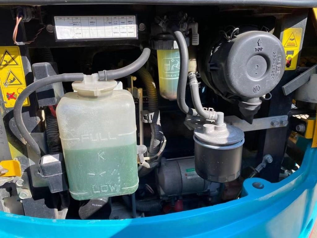 Kubota u-17 - Lánctalpas kotró: 4 kép. Kubota u-17 - Lánctalpas kotró: 4 kép.