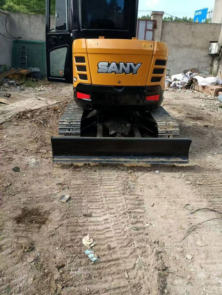 Sany 35u - Lánctalpas kotró: 4 kép. Sany 35u - Lánctalpas kotró: 4 kép.