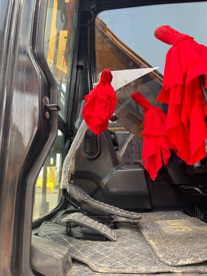 Sany SY 265 C - Lánctalpas kotró: 5 kép. Sany SY 265 C - Lánctalpas kotró: 5 kép.