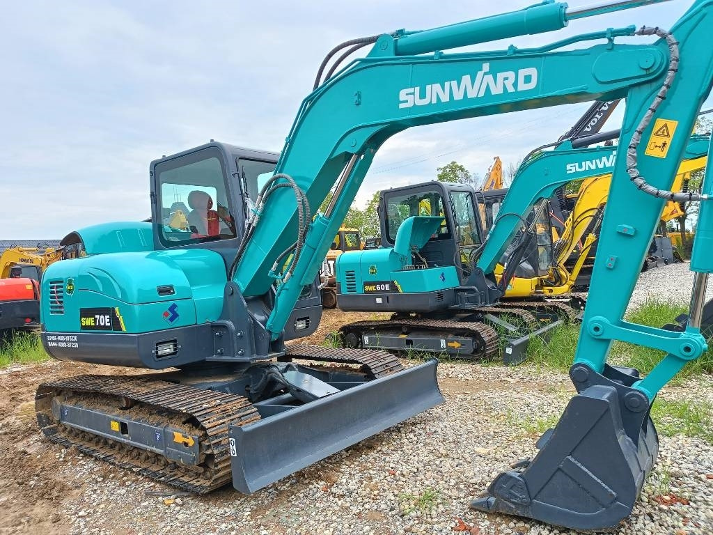 Sunward SWE 70  - Lánctalpas kotró: 3 kép. Sunward SWE 70  - Lánctalpas kotró: 3 kép.
