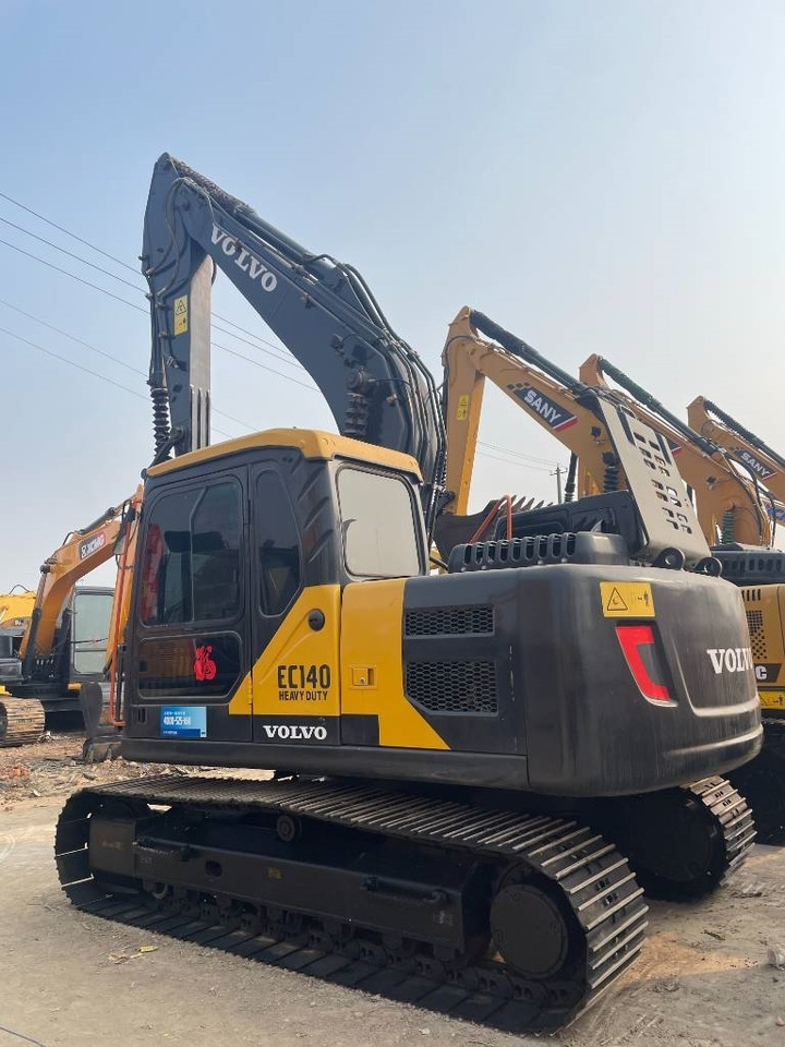 Volvo EC 140 - Lánctalpas kotró: 1 kép. Volvo EC 140 - Lánctalpas kotró: 1 kép.