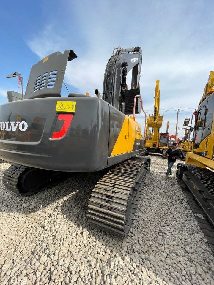 Volvo EC 290 - Lánctalpas kotró: 4 kép. Volvo EC 290 - Lánctalpas kotró: 4 kép.