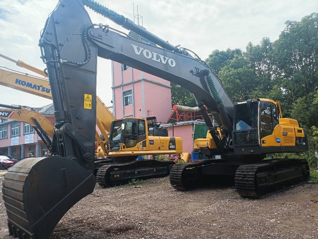 Volvo EC 480 D L - Lánctalpas kotró: 4 kép. Volvo EC 480 D L - Lánctalpas kotró: 4 kép.