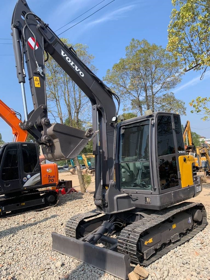 Minikotró Volvo EC 60 D: 8 kép. Minikotró Volvo EC 60 D: 8 kép.