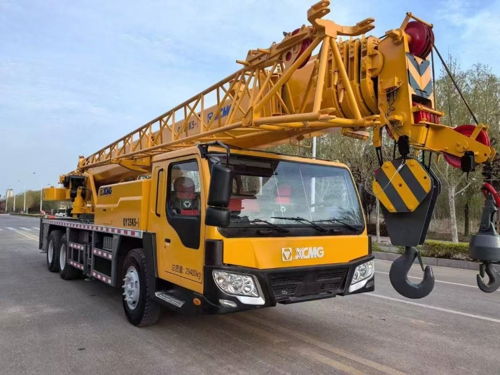 XCMG QY 25 K - Terepjáró autódaru: 5 kép. XCMG QY 25 K - Terepjáró autódaru: 5 kép.