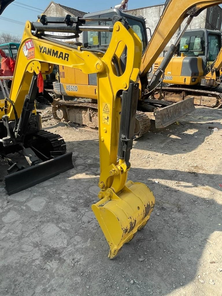 Yanmar Vio 17 - Minikotró: 4 kép. Yanmar Vio 17 - Minikotró: 4 kép.