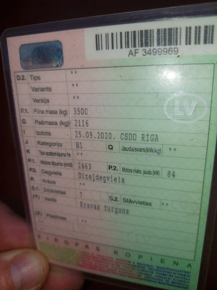 RENAULT  - Duplakabinos kisteherautó: 4 kép. RENAULT  - Duplakabinos kisteherautó: 4 kép.