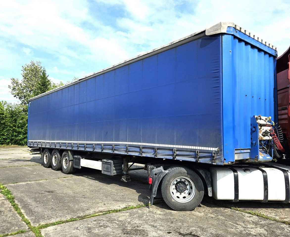 Krone SD - Axles SAF - Ponyvás félpótkocsi: 2 kép. Krone SD - Axles SAF - Ponyvás félpótkocsi: 2 kép.