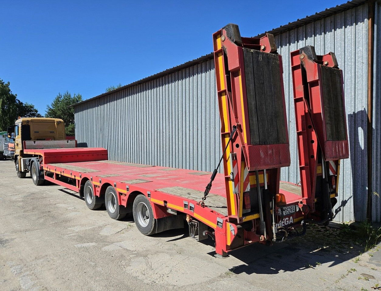Mega Mega MNN 3 Axles - Lift Axle MNN 3 Axles - Lift Axle - Félpótkocsi mélybölcsős: 2 kép. Mega Mega MNN 3 Axles - Lift Axle MNN 3 Axles - Lift Axle - Félpótkocsi mélybölcsős: 2 kép.