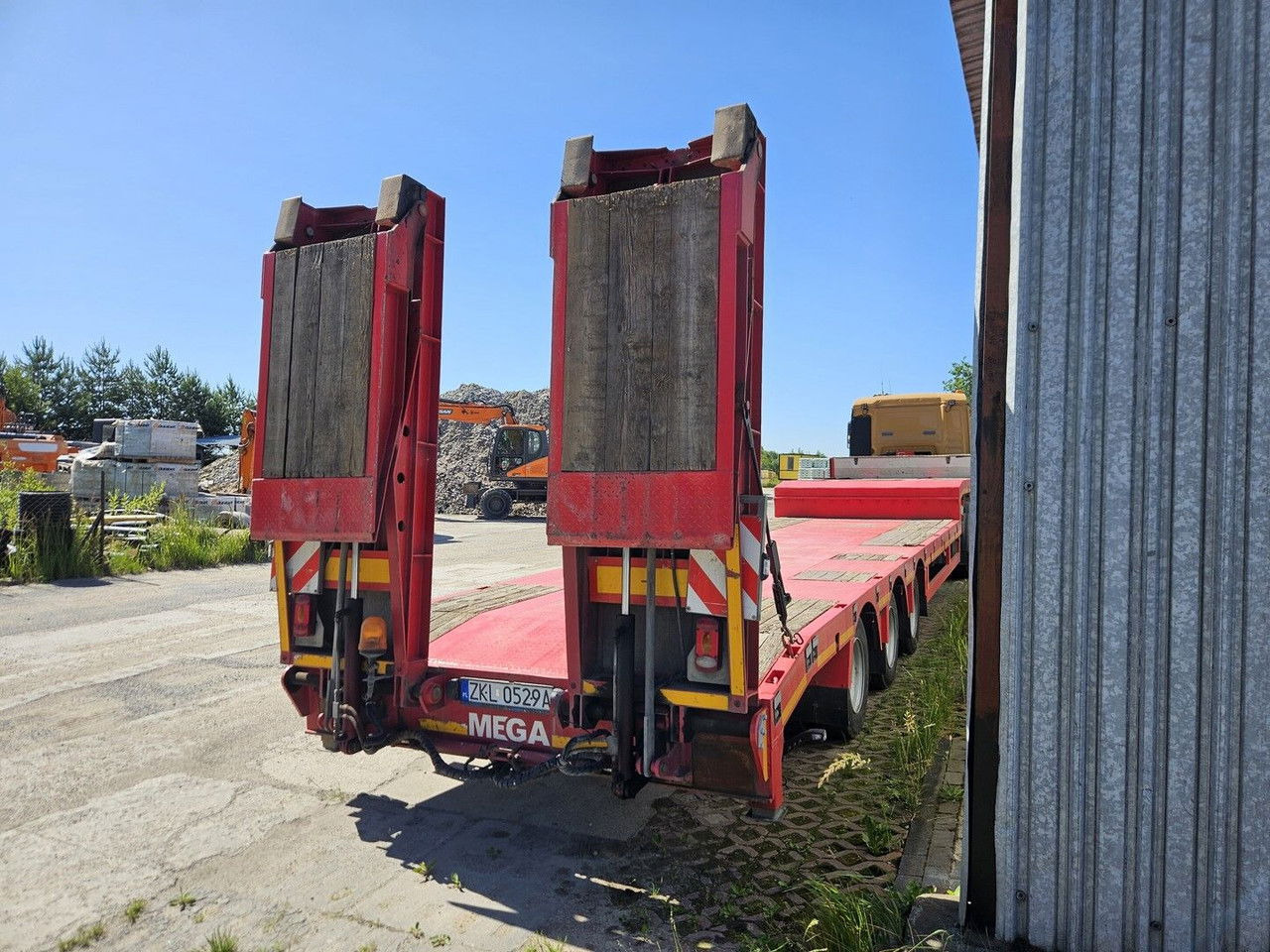 Mega Mega MNN 3 Axles - Lift Axle MNN 3 Axles - Lift Axle - Félpótkocsi mélybölcsős: 4 kép. Mega Mega MNN 3 Axles - Lift Axle MNN 3 Axles - Lift Axle - Félpótkocsi mélybölcsős: 4 kép.